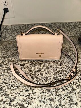 Michael Kors Jet Set Charm Small Top-Handle Phone Crossbody bag